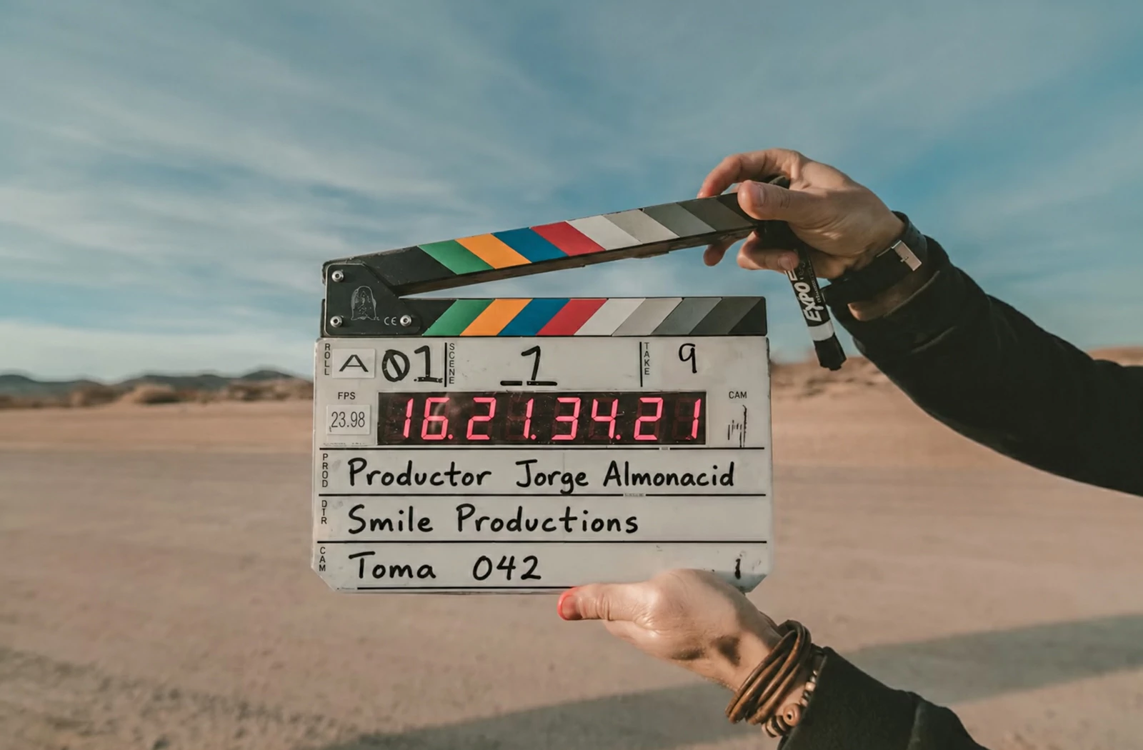 Equipo de producción y dirección creativa en rodaje